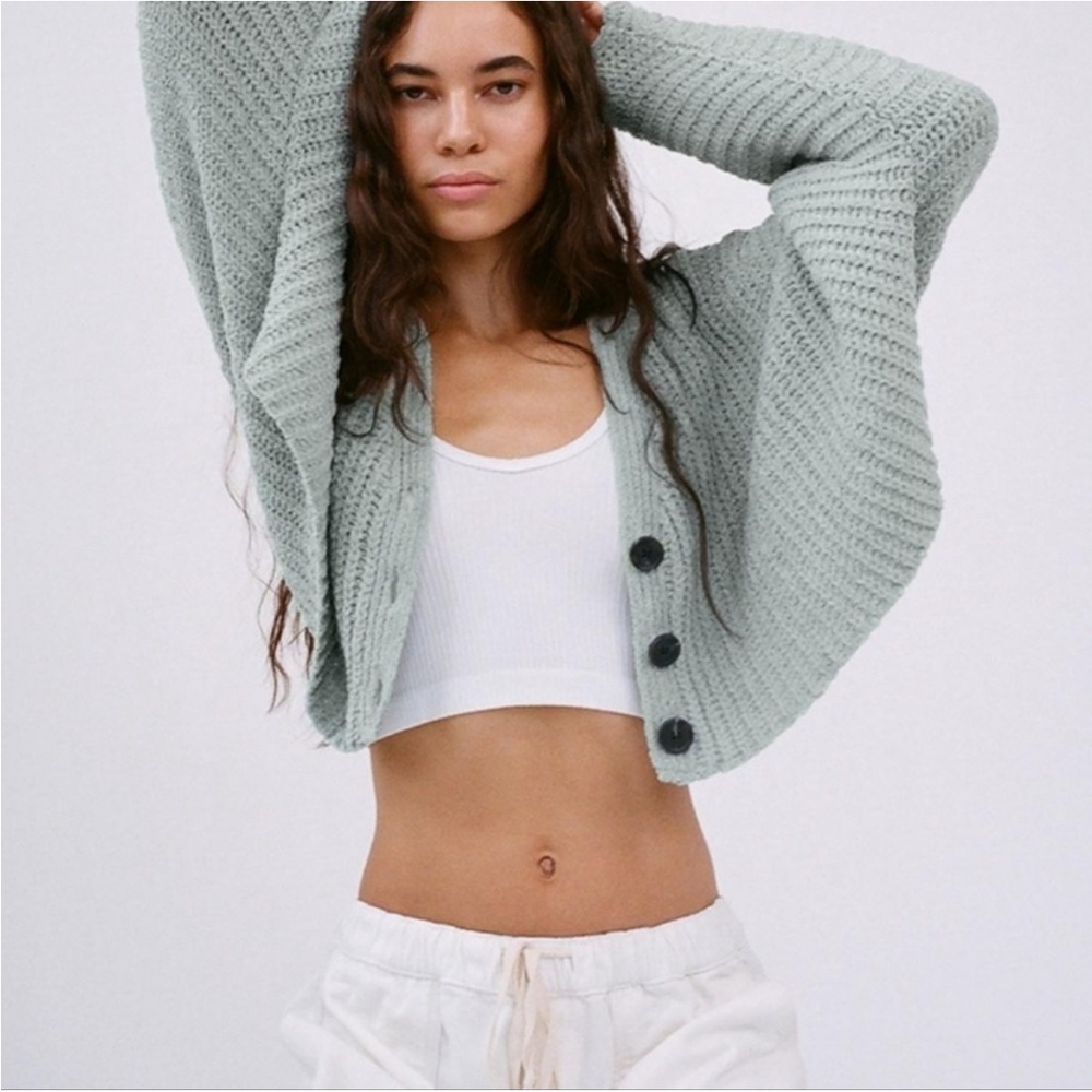 UO Ashlyn Batwing cropped cardigan- small